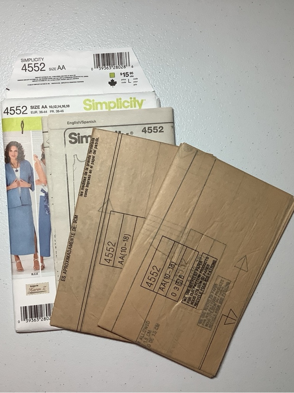 Simplicity 4552 Sewing Pattern - Picture 2 of 4